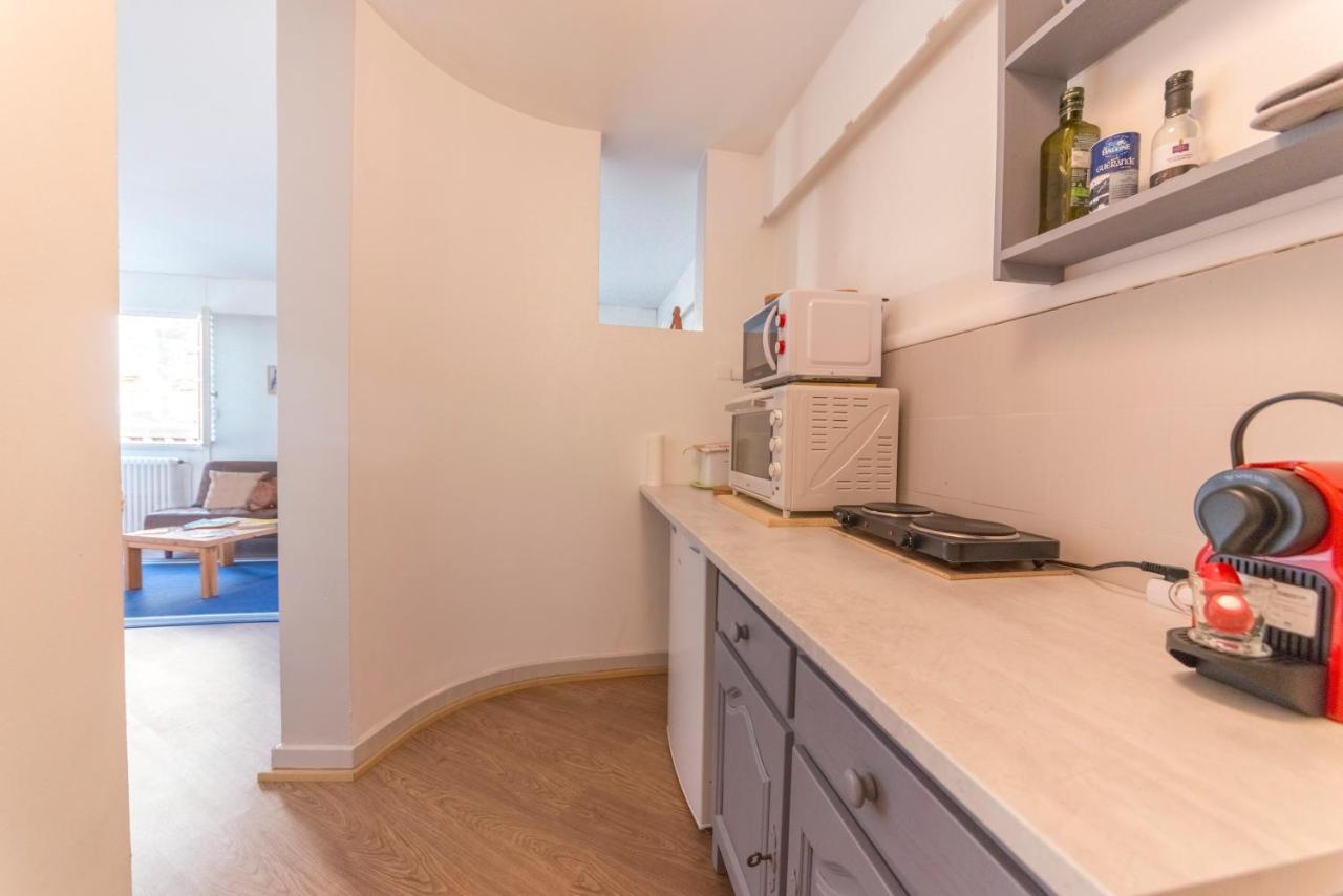 Appartement De Charme - Vue Sur Remparts - Wifi Gratuit - Parking Payant A Proximite Авиньон Екстериор снимка