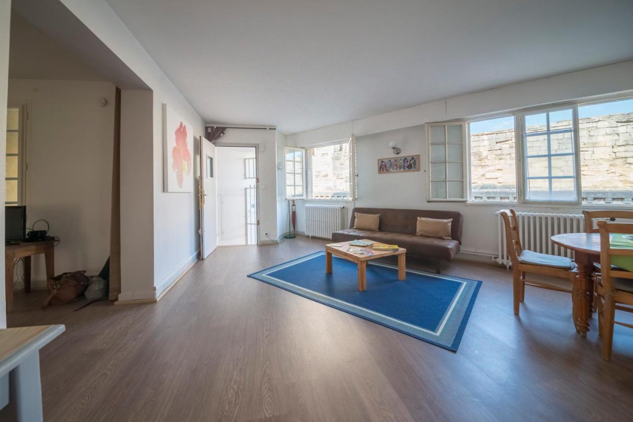 Appartement De Charme - Vue Sur Remparts - Wifi Gratuit - Parking Payant A Proximite Авиньон Екстериор снимка